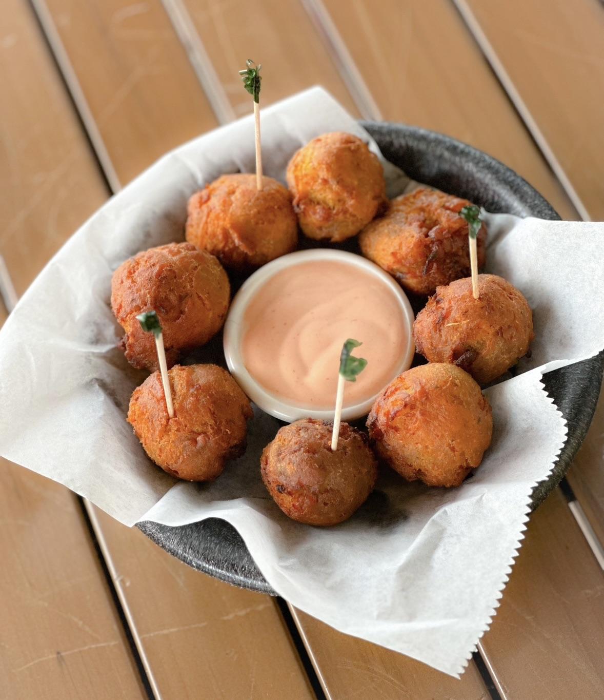 Mona's Island Burger & Fries